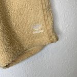 Adidas Women’s 2 Pc Athleisure Set Long Sleeve Crop & Bike Shorts Beige Boucle Photo 8