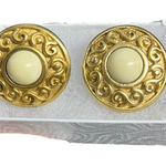Vintage Napier Gold Tone Large Conch Circular‎ Earring Ivory Center Regal Gaudy White Photo 0