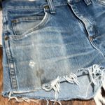 Wrangler Vintage style  cut off denim shorts light wash Photo 2