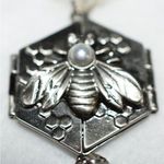Source Unknown Bee Mine Chic Locket Silver Tone Faux Pearl Clear Spacer Beads Necklace Like New Photo 3