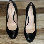 Pour La Victoire  round toe black heels Photo 1