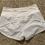 Lululemon white speed up high rise 2.5” shorts size 6 Photo 1