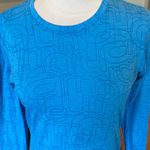 Under Armour  Heat Gear Lightweight Athletic Top Photo 1