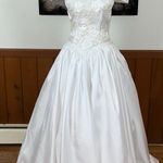 Alfred Angelo Stunning Vintage 90s  Basque Waist Wedding Gown! Photo 0