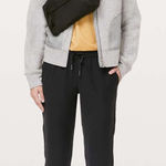 Lululemon  On The Fly Crop *Woven 23"
Black size 4 Photo 0