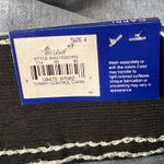 Apt. 9  SZ 4 Capris Jeans Rhinestones Cuffed Mid-Rise Stretch Smoothing Light Wash Photo 9