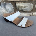 Vionic  white wedge sandals size 8 Photo 9