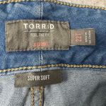 Torrid Women's Medium Blue Distressed Jeggings Plus Size 22T Raw Hem Stretch Photo 1