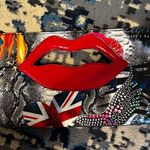 Cool lip clutch Photo 1