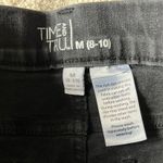 Time And Tru Women’s black cuffed medium jean shorts Photo 4