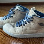 Nike Women’s Air Jordan 1 Mid Photo 4