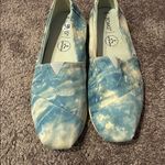 Toms  Cloudbound Alpargata blue & white tie-dye slip on shoes Photo 4