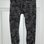 Nobull  Dark Camo Crop Leggings Size Small Gray Black Photo 1