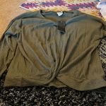 Paper Crane NWT  large green top Photo 2