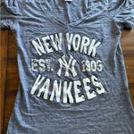 5th & Ocean Ladies NY Yankees t-shirt sz M Photo 0