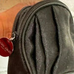 Giorgio Armani  perfumes‎ black zipper bag Photo 5