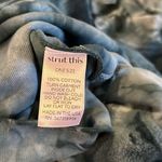 Strut this  Women’s Blue & White Tie Dye Sweatshirt Photo 4