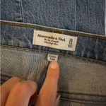 Abercrombie & Fitch Abercrombie The 90s Straight Ultra High-Rise Curve Love Straight Jeans Photo 2
