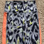 Aerie  Gray and Black Workout Leggings with Dynamic Design Photo 1