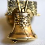 Source Unknown Vintage Etched/Engraved Liberty Bell Gold Tone Unisex Casual Tie Tac/Lapel Pin Photo 1
