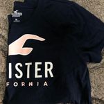 Hollister T-Shirt Photo 0