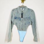 Pretty Little Thing Photo 0