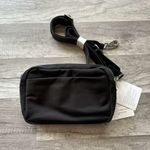 Lululemon Everywhere Crossbody Bag Black New With Tags 2L Photo 1
