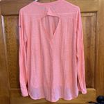 Under Armour  Women’s  long sleeve top size Lg-EUC Photo 3
