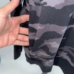 Athleta  Triumph Women XL Black Gray Cam Crew Neck Sweatshirt Long Sleeve Fleece Photo 5