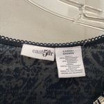 East 5th FINAL MARKDOWN Ladies  top (L) Photo 2
