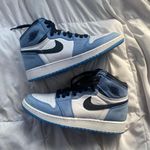 Nike Women’s Air Jordan 1 Mid Photo 0