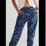 We The Free Mixed up printed utility jean. Size XS Photo 0