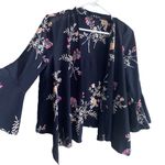 Light summer floral jacket. Cute w jeans or work attire Photo 0