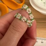 Handmade Beaded White Flower Ring Photo 3