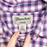 Wrangler  Button Down Women Size Medium Purple Pearl Snap Long Sleeve Plaid Photo 1