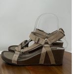 Teva Womens Ysidro Sandals Wedge Heel Ankle Strap Adjustable Beige Size 6.5 Photo 5