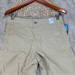 Kuhl NWT  Women’s Moda Shorts 9” Mid Rise Outdoor Hiking Camping in Khaki 8 Photo 5