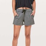 Lululemon - On The Fly Short *2.5" Heathered Black Athletic Gym Travel Workout Photo 0