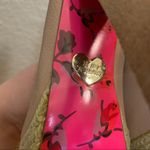 Betsey Johnson Nude Leather Bow Heels Floral Sole Size 6 Photo 6