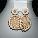 Wicker and Polymer Daisy Earrings White Photo 1