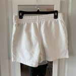 Aritzia TNA Cozy Fleece Boyfriend Shorts Size Medium Color White Photo 3