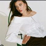 Romeo + Juliet Couture Elegant White Off-Shoulder Women's Top Photo 2