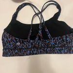 Lululemon  energy bra medium‎ support B-D cups Sz 10 with pads Photo 5