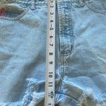 Levi's Vintage 80's 90's BONGO High Rise Mom
Short light wash Jean USA
Gene Montesano Photo 3