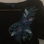 Karen Scott FINAL MARKDOWN  embroidered tee medium Photo 1
