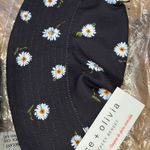 Alice + Olivia Daisy Black Duffel Bag and Daisy Reversible bucket hat set, new Photo 3