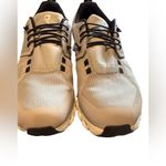 On women’s size 9 cloud 5 sneakers Black Photo 6