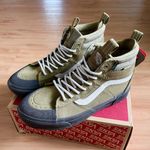 Vans Sk8-Hi Waterproof Insulated Shoe Women 9.5 US Mens 8.0 US Photo 2