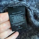 Michael Stars  Navy & White Heathered Lightweight V Neck Sweater - Size Small Photo 15