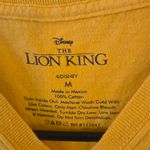 Disney  The Lion King Yellow T-Shirt Size Medium Vintage Photo 2